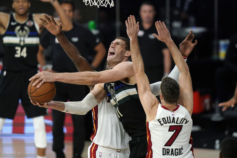 九游娱乐网页入口Doinb迎来五赛季高光表现，雄鹿球迷沸腾！(dys曝光doinb近况)