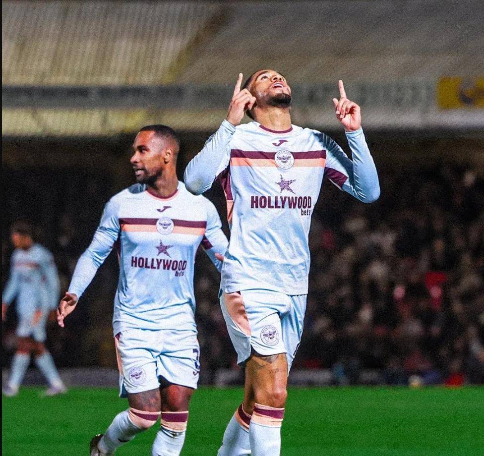 关于阿森纳迎亚冠关键赛，集结日战术微调，话题不断，临场指挥获称赞的信息